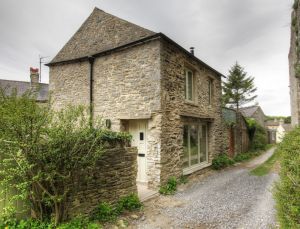 Christina Warwick coach house 42 sm.jpg